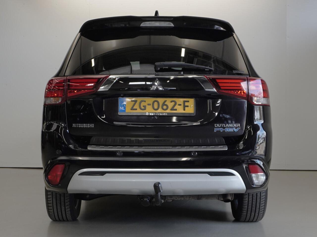 Mitsubishi OUTLANDER 2.4 PHEV Intense | NL Auto | Trekhaak | App Connect | Garantie tot 11-05-2027!