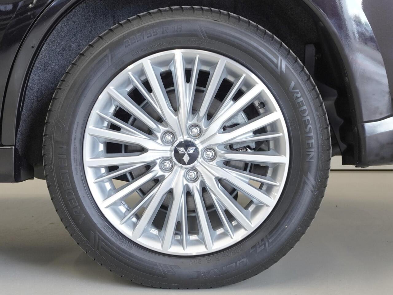 Mitsubishi OUTLANDER 2.4 PHEV Intense | NL Auto | Trekhaak | App Connect | Garantie tot 11-05-2027!