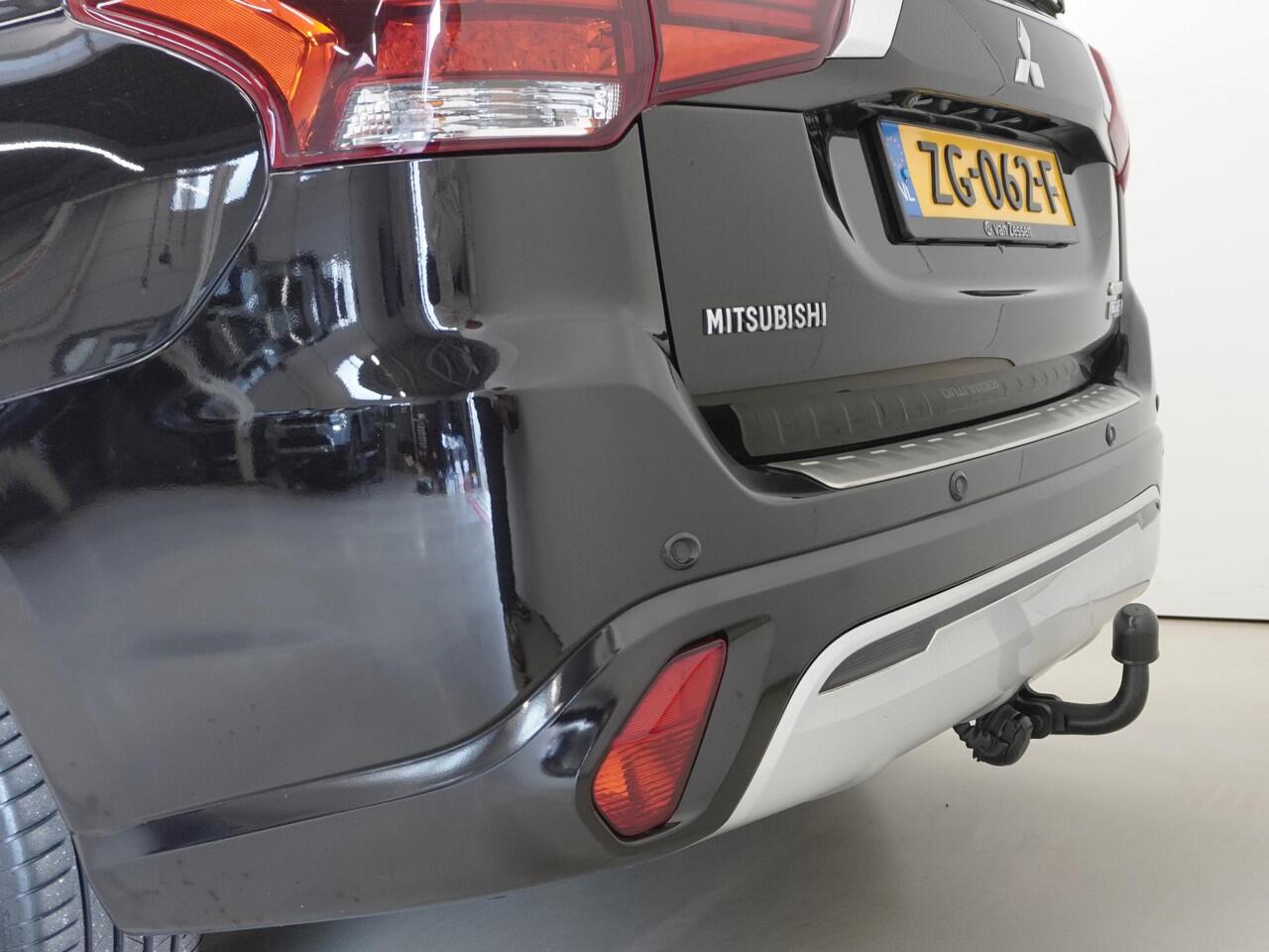 Mitsubishi OUTLANDER 2.4 PHEV Intense | NL Auto | Trekhaak | App Connect | Garantie tot 11-05-2027!