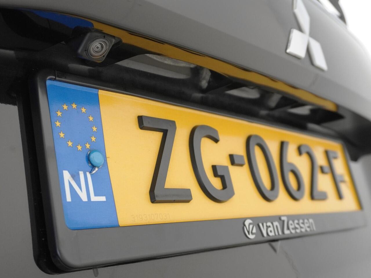 Mitsubishi OUTLANDER 2.4 PHEV Intense | NL Auto | Trekhaak | App Connect | Garantie tot 11-05-2027!