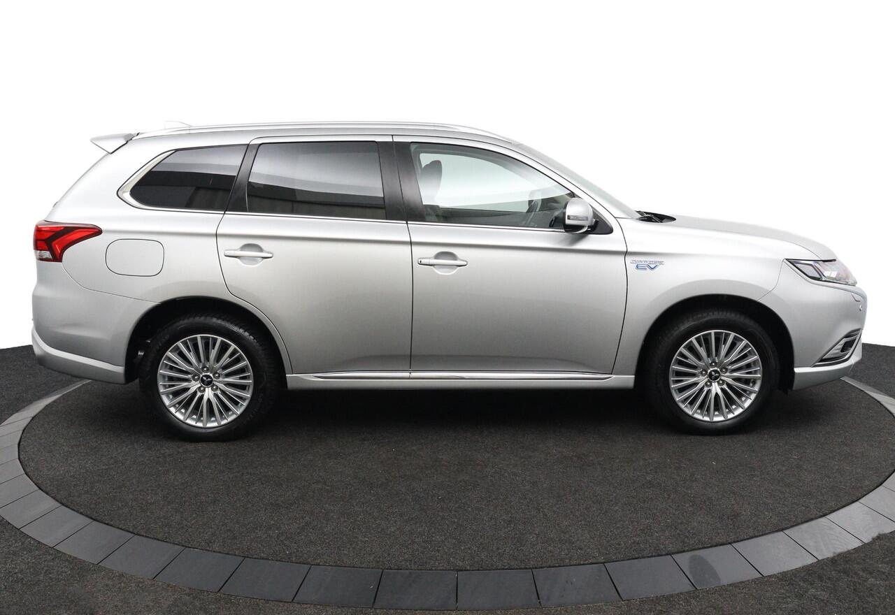 Mitsubishi OUTLANDER 2.4 PHEV Intense+ Rijklaarprijs! Dealeronderhouden! Trekhaak!