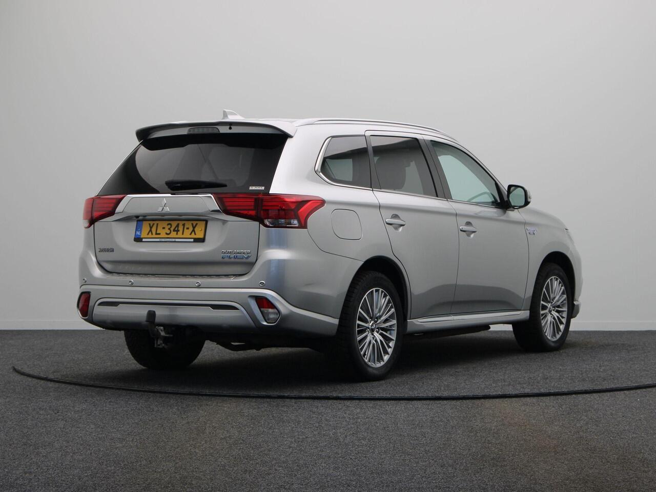 Mitsubishi OUTLANDER 2.4 PHEV Intense+ | Half leder | Stoelverwarming | panorama dak | Trekhaak |