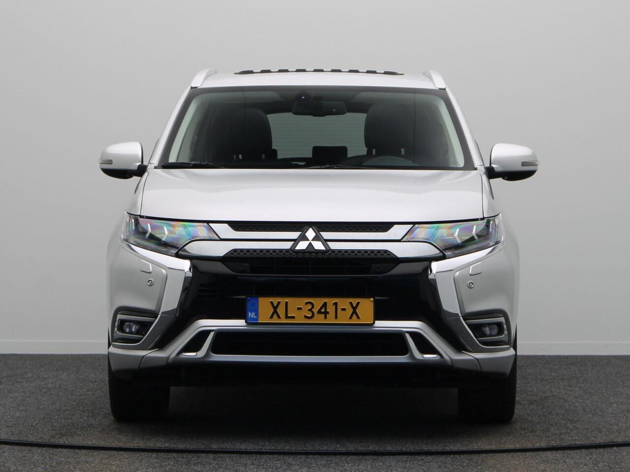 Mitsubishi OUTLANDER 2.4 PHEV Intense+ | Half leder | Stoelverwarming | panorama dak | Trekhaak |