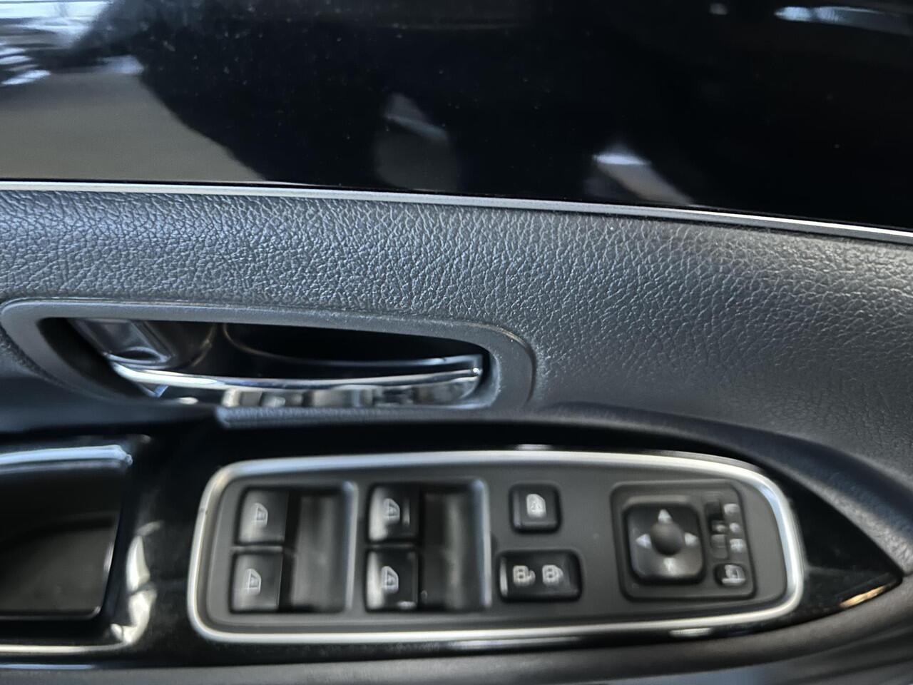 Mitsubishi OUTLANDER 2.4 PHEV Intense+