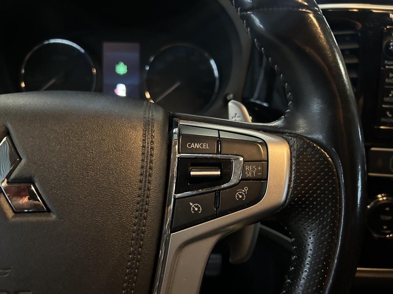 Mitsubishi OUTLANDER 2.4 PHEV Intense+