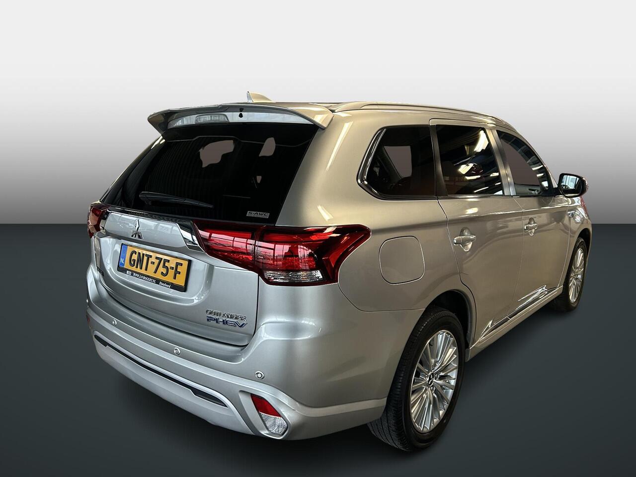 Mitsubishi OUTLANDER 2.4 PHEV Intense+