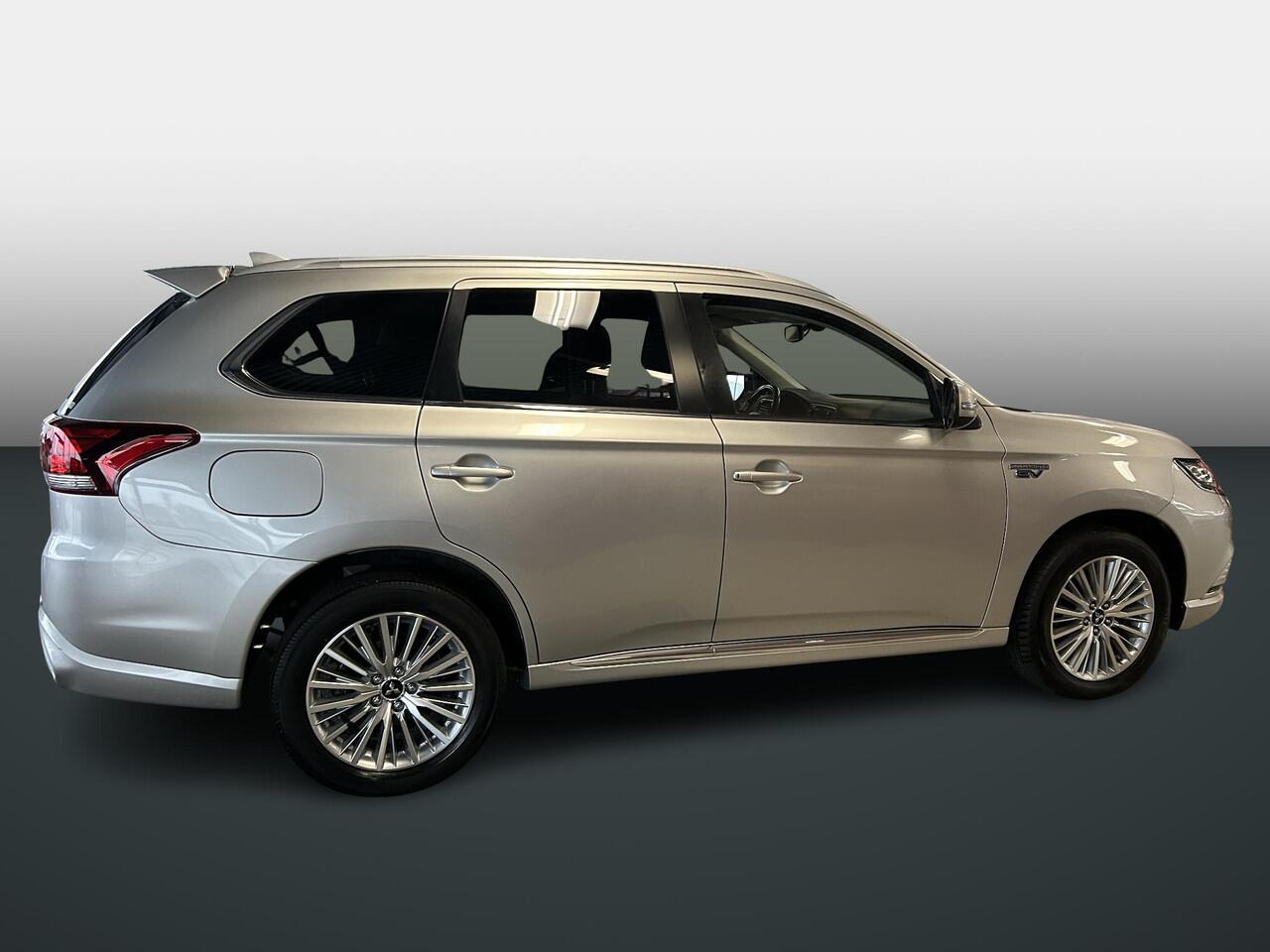 Mitsubishi OUTLANDER 2.4 PHEV Intense+