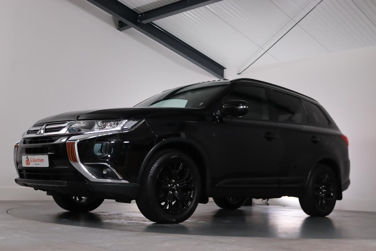 Mitsubishi OUTLANDER 2.0 2WD Instyle, 7-Persoons, Trekhaak, Schuif/Kanteldak, Blind Spot, Apple Carplay/Android Auto
