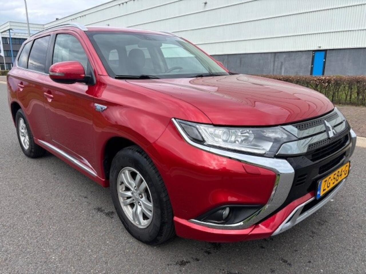 Mitsubishi OUTLANDER 2.4 PHEV Pure
