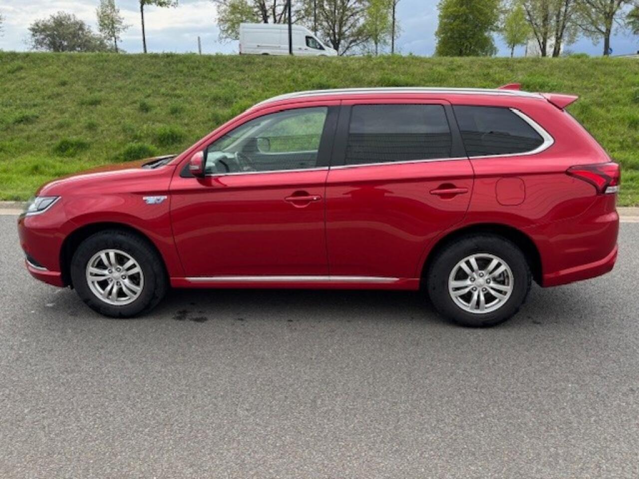 Mitsubishi OUTLANDER 2.4 PHEV Pure