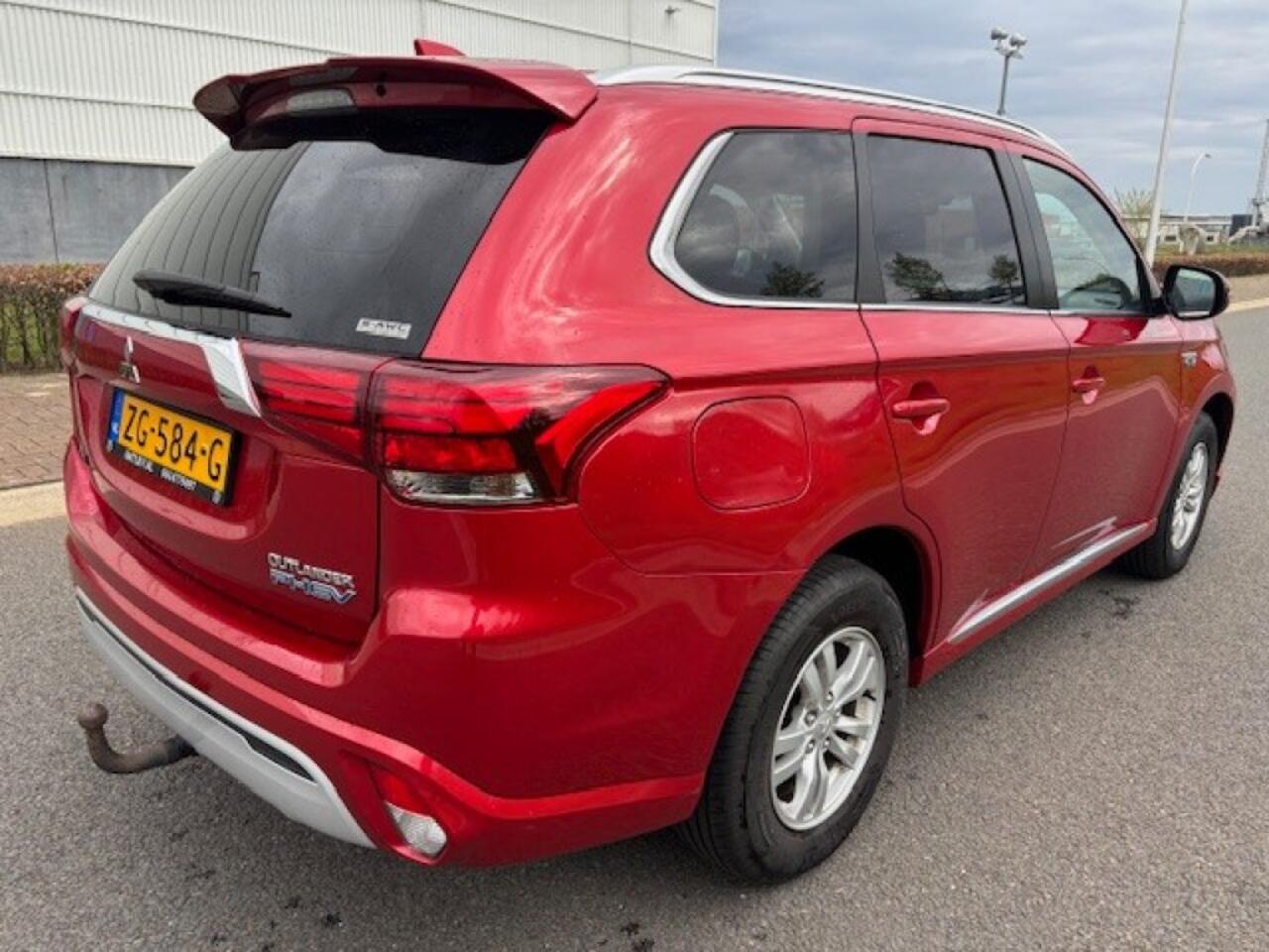 Mitsubishi OUTLANDER 2.4 PHEV Pure