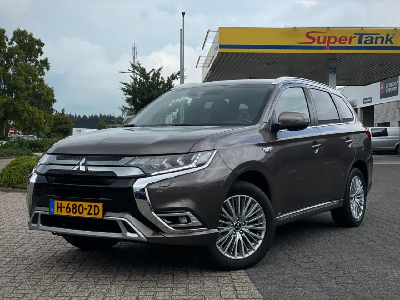 Mitsubishi OUTLANDER 2.4 PHEV INSTYLE LEER 360 CAMERA SCHUIFDAK NAVI VOL