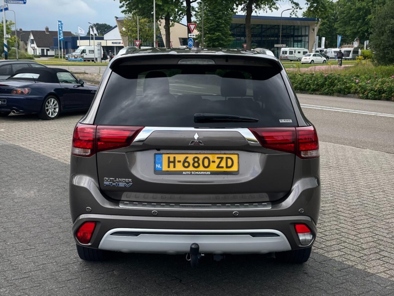 Mitsubishi OUTLANDER 2.4 PHEV INSTYLE LEER 360 CAMERA SCHUIFDAK NAVI VOL