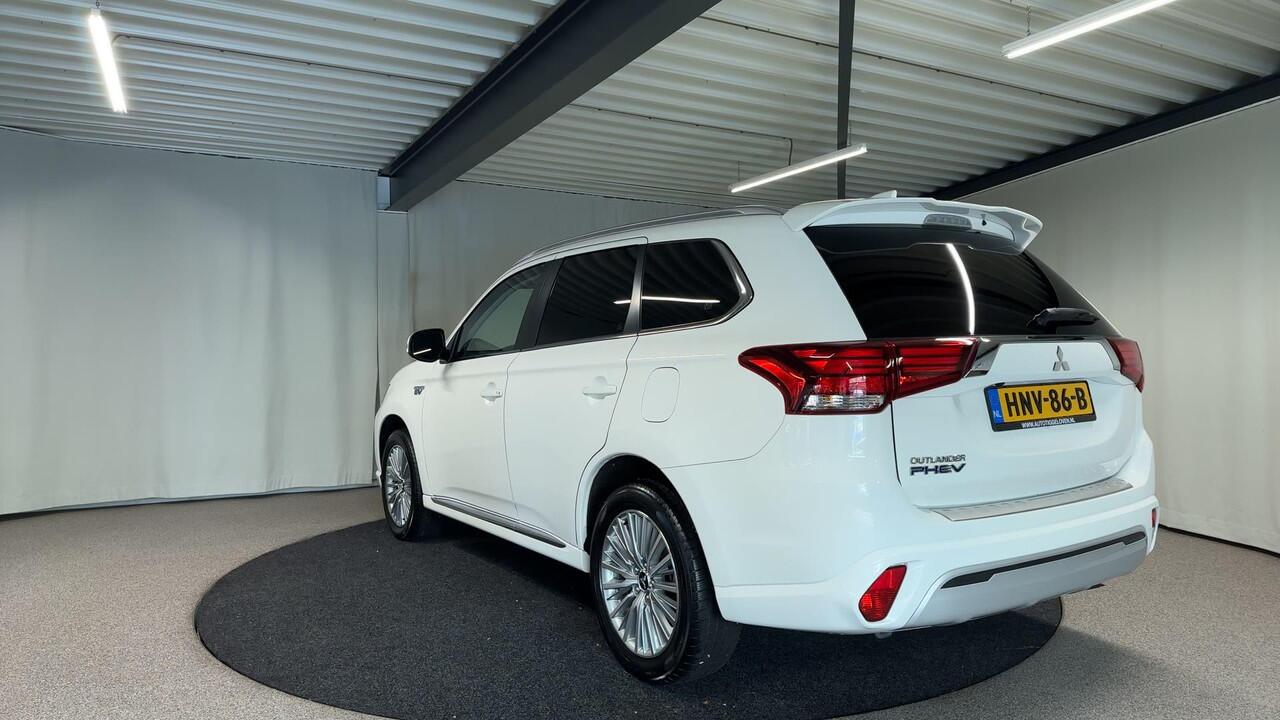Mitsubishi OUTLANDER 2.4 PHEV Intense Automaat | Navi | Leder-alcantara bekleding