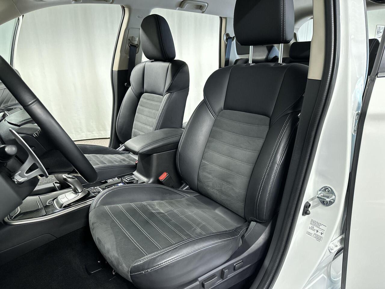 Mitsubishi OUTLANDER 2.4 PHEV Intense Automaat | Navi | Leder-alcantara bekleding