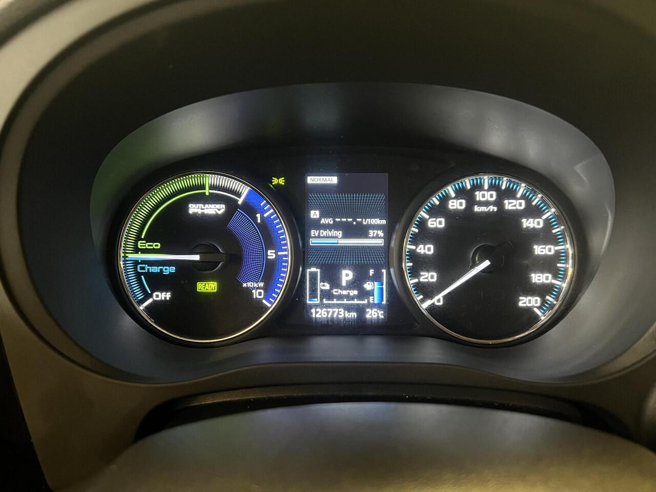 Mitsubishi OUTLANDER 2.4 PHEV Pure | Apple CarPlay / Android Auto navigatie | Achteruitrijcamera | Trekhaak |