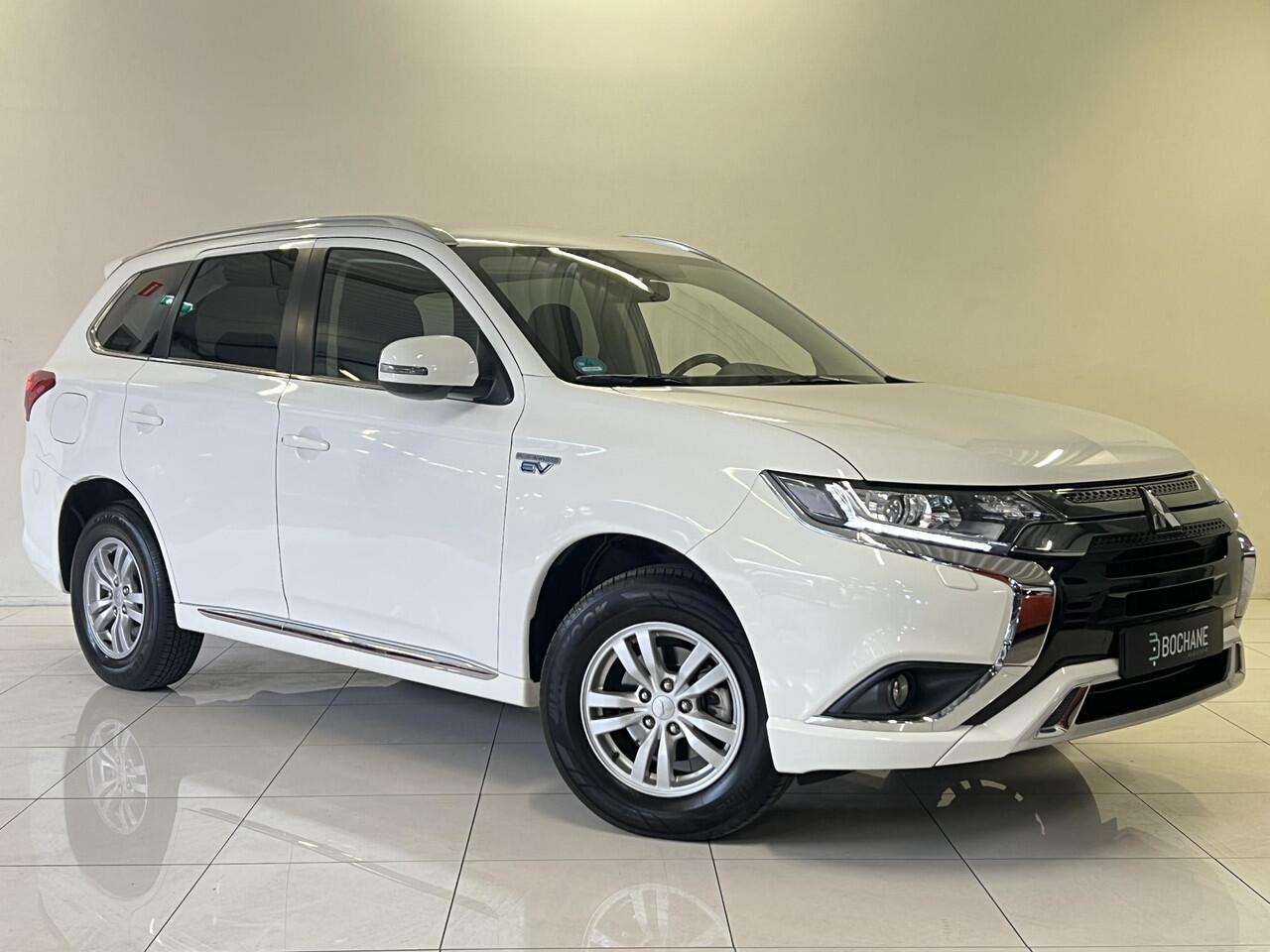 Mitsubishi OUTLANDER 2.4 PHEV Pure | Apple CarPlay / Android Auto navigatie | Achteruitrijcamera | Trekhaak |