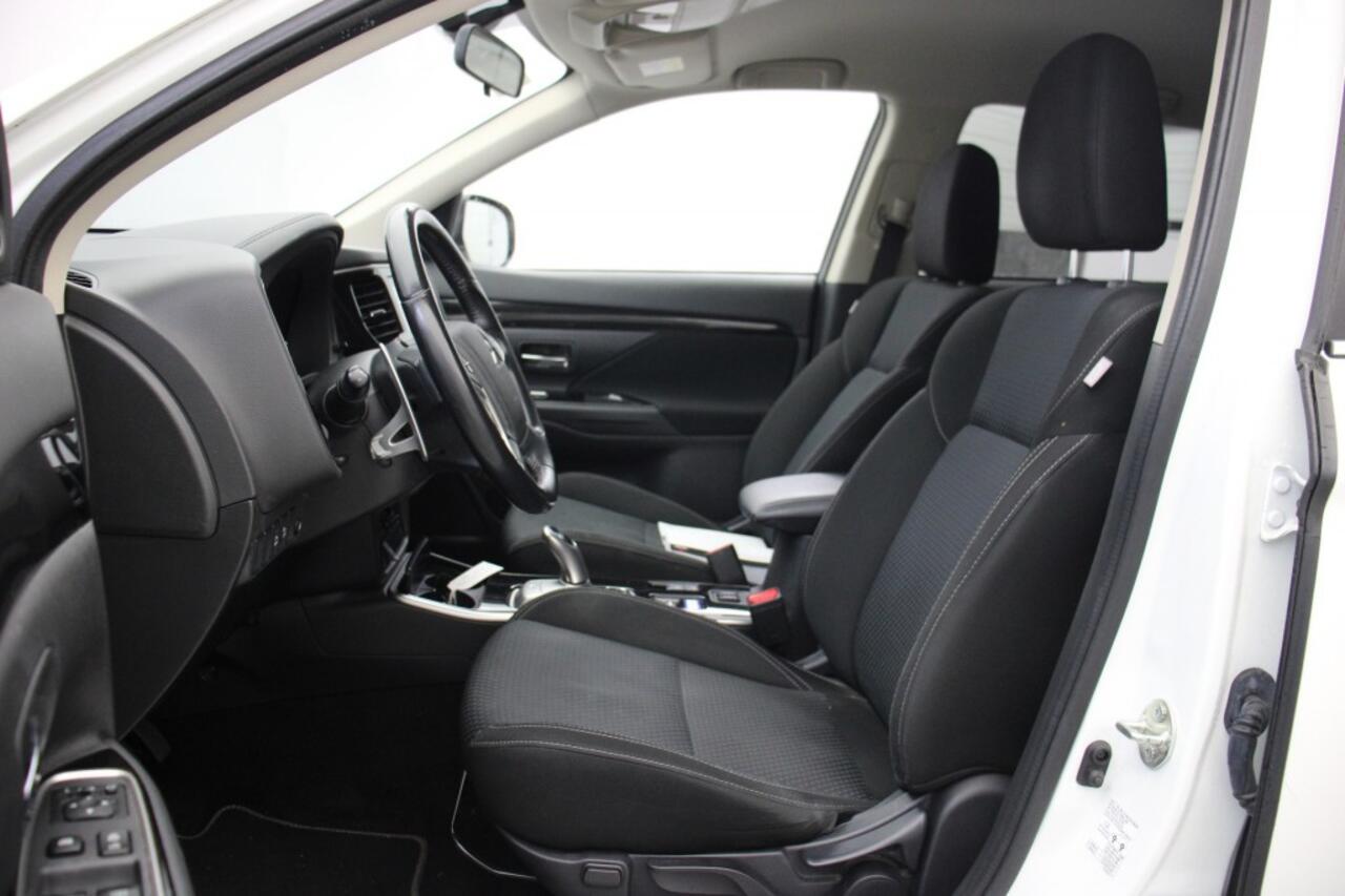 Mitsubishi OUTLANDER 2.4 PHEV Pure - Navi, Camera, Stoelverw.