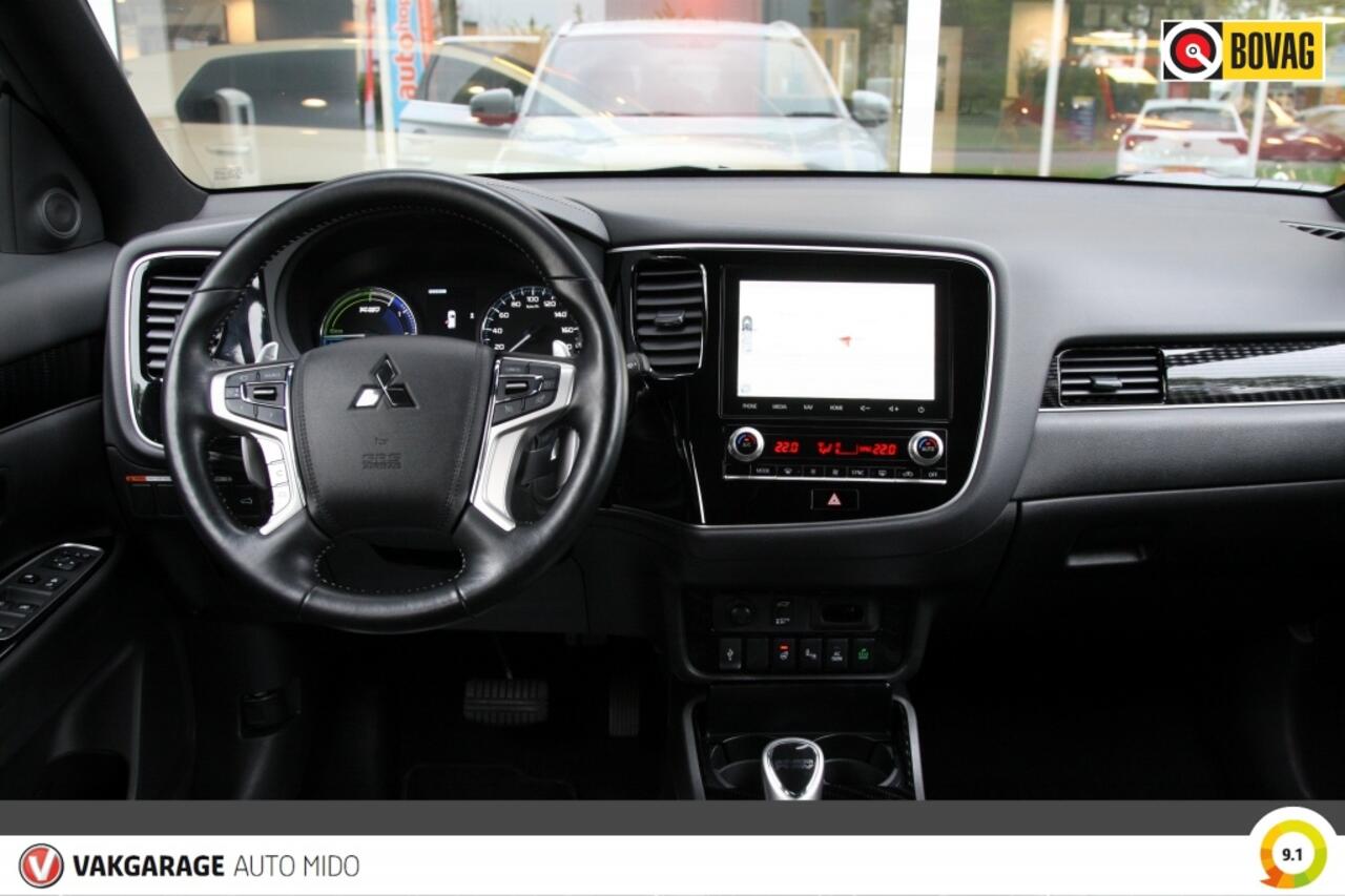 Mitsubishi OUTLANDER 2.4 PHEV 4WD Instyle | Trekhaak | Winterbanden set