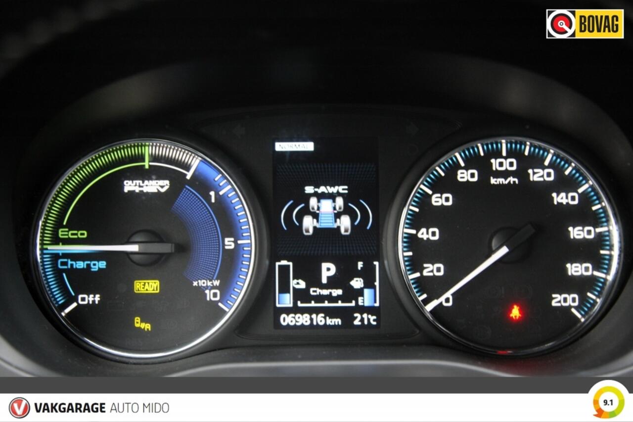 Mitsubishi OUTLANDER 2.4 PHEV 4WD Instyle | Trekhaak | Winterbanden set