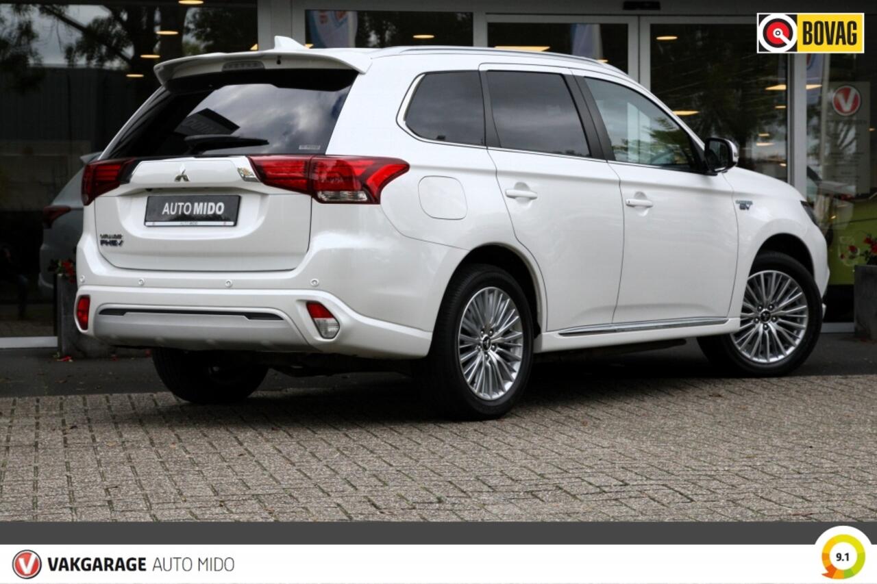 Mitsubishi OUTLANDER 2.4 PHEV 4WD Instyle | Trekhaak | Winterbanden set