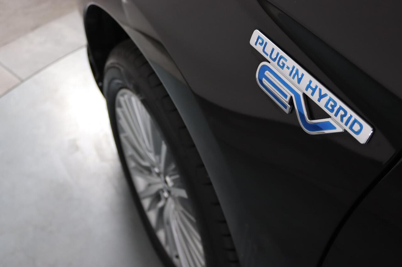 Mitsubishi OUTLANDER 2.4 PHEV Pure+ Trekhaak, Navigatie, Cruise Control, Stoelverwarming, Apple CarPlay/Android Auto