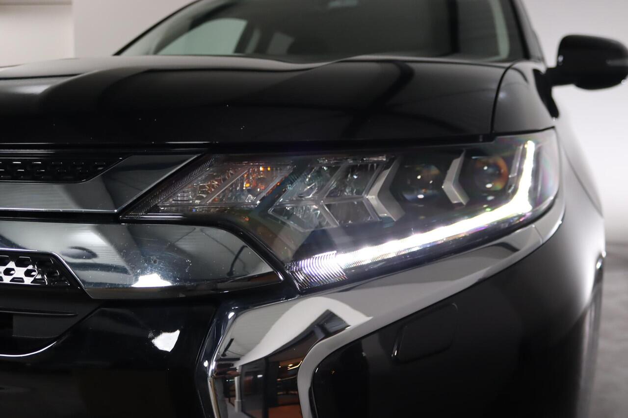 Mitsubishi OUTLANDER 2.4 PHEV Pure+ Trekhaak, Navigatie, Cruise Control, Stoelverwarming, Apple CarPlay/Android Auto