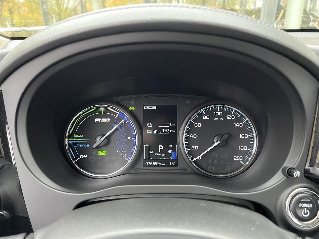 Mitsubishi OUTLANDER 2.4 PHEV Intense | Trekhaak | Cruise Control | Navigatie | FABRIEKSGARANTIE TOT 02-2028!