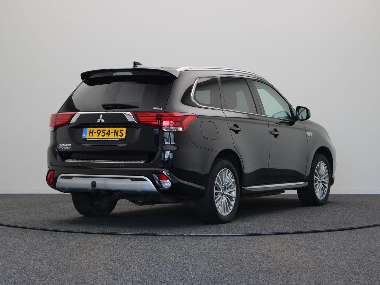 Mitsubishi OUTLANDER 2.4 PHEV Pure+ | Keyless | trekhaak | Clima | Cruise | Stoelverwarming |