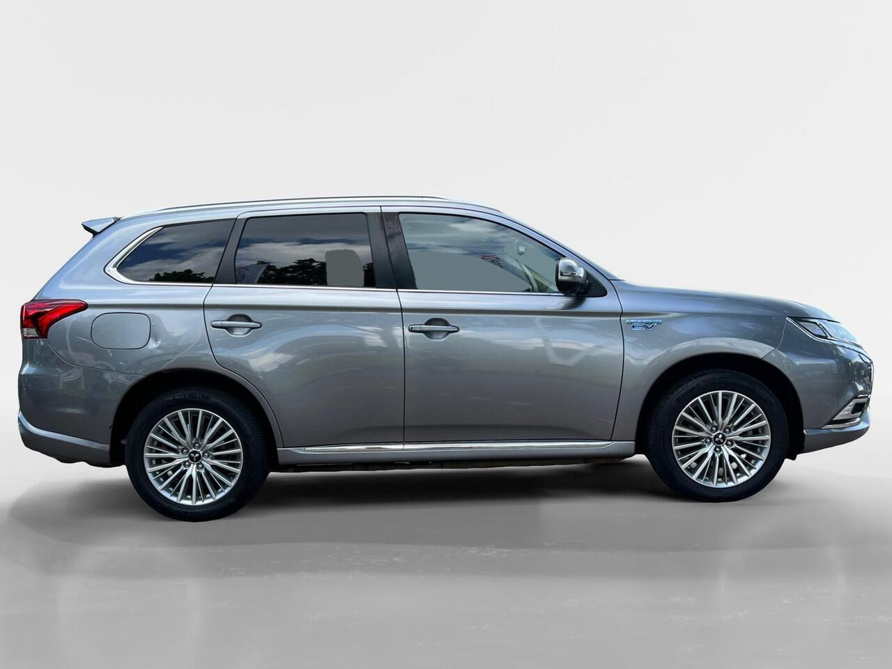 Mitsubishi OUTLANDER 2.4 PHEV Intense+ | CAMERAS | NL-AUTO | GARANTIE | TREKHAAK |