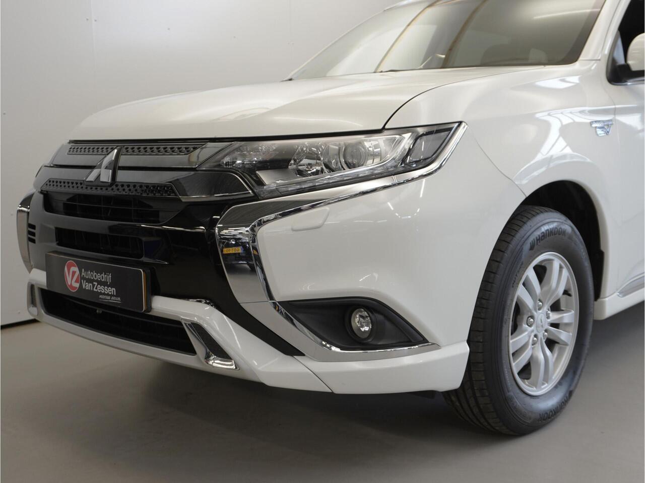 Mitsubishi OUTLANDER 2.4 PHEV Pure | APP Connect | Trekhaak | NL Auto | Garantie tot 24-01-2028