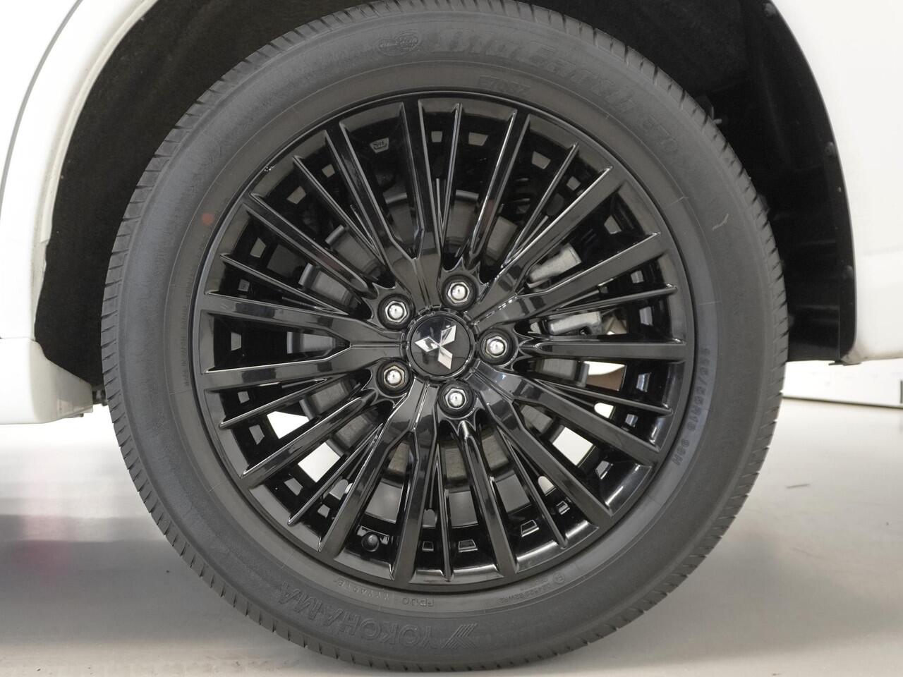 Mitsubishi OUTLANDER 2.4 PHEV Intense | Black Pack | Standkachel | Navi | Trekhaak | NL auto | Garantie tot 03-07-2028