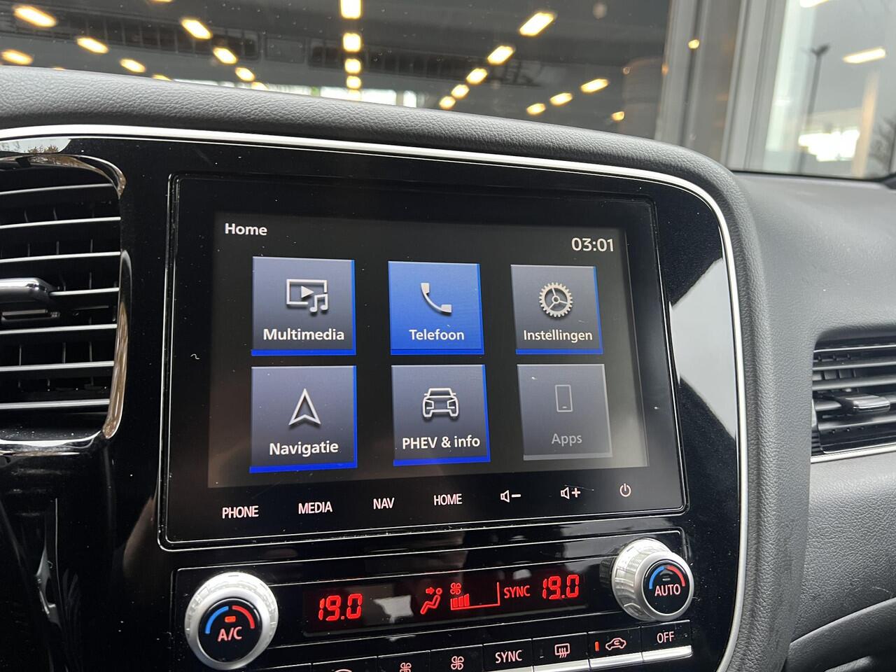 Mitsubishi OUTLANDER 2.4 PHEV Instyle | Leder | Navigatie | 360 camera