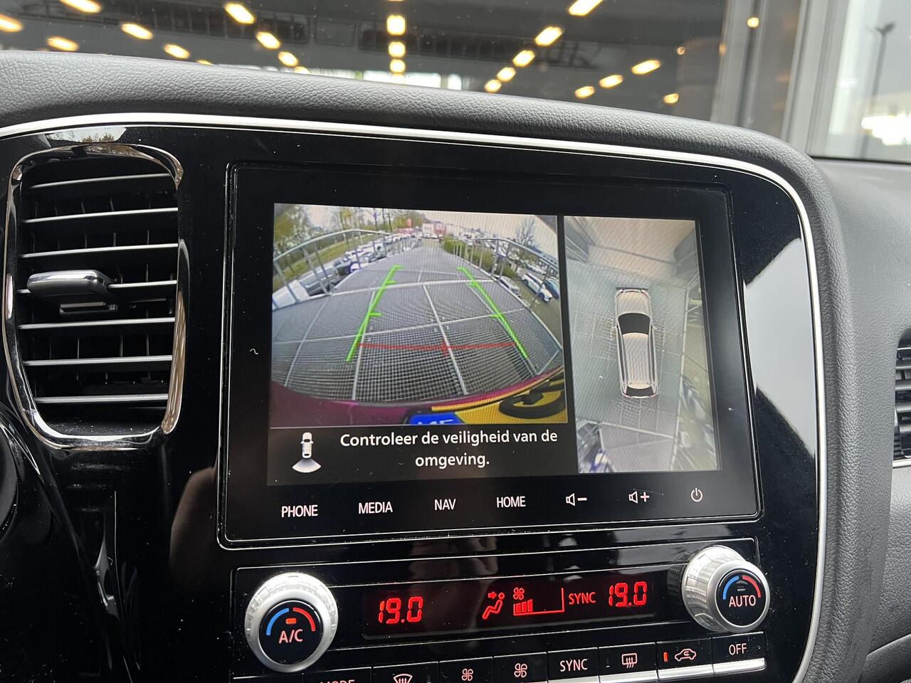 Mitsubishi OUTLANDER 2.4 PHEV Instyle | Leder | Navigatie | 360 camera