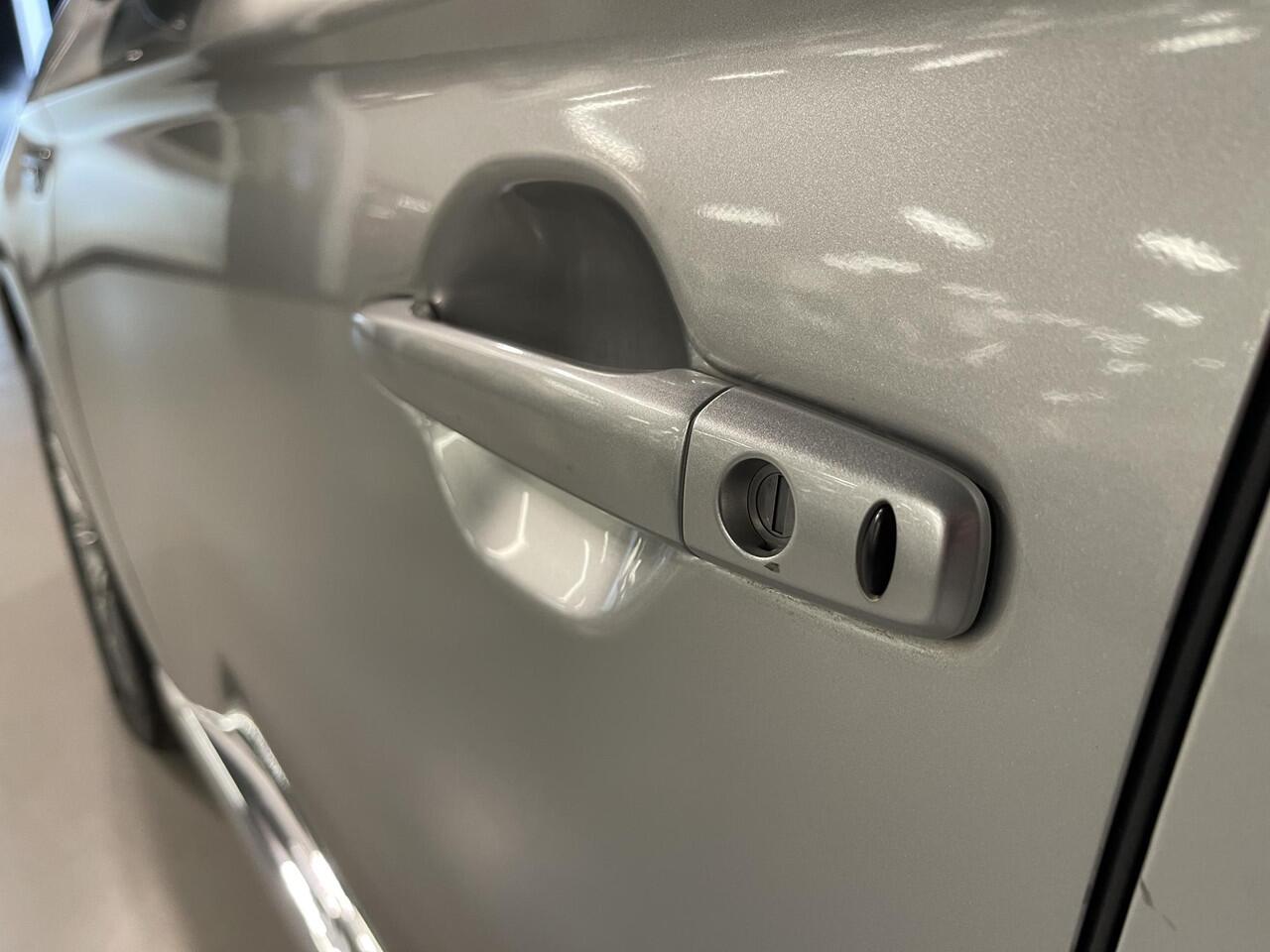 Mitsubishi OUTLANDER 2.4 PHEV Intense 18"/Adaptieve cruise/Dodehoek/LED/Stoelverwarming/PDC v+a/Camera/Apple Carplay & Android Auto