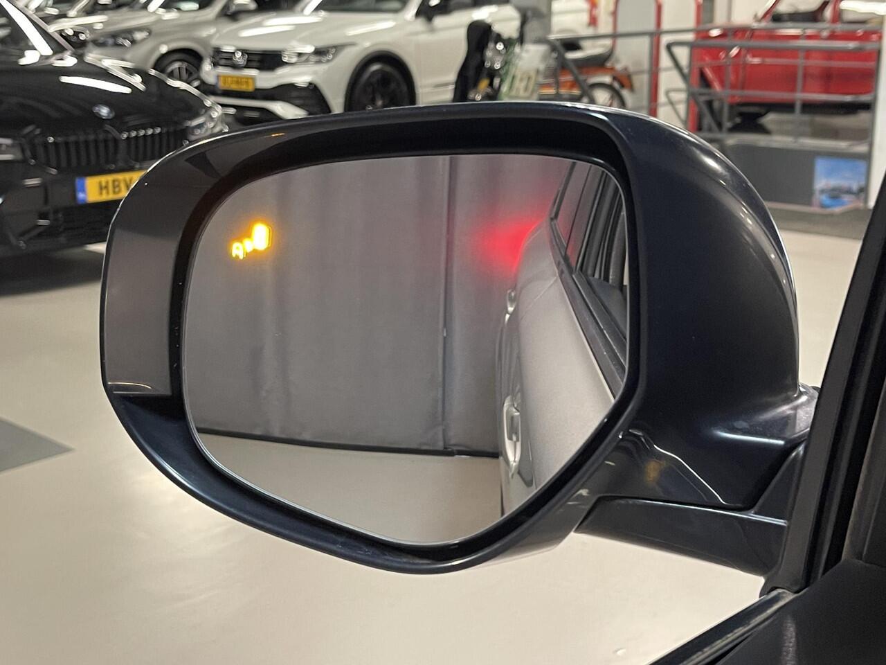 Mitsubishi OUTLANDER 2.4 PHEV Intense 18"/Adaptieve cruise/Dodehoek/LED/Stoelverwarming/PDC v+a/Camera/Apple Carplay & Android Auto