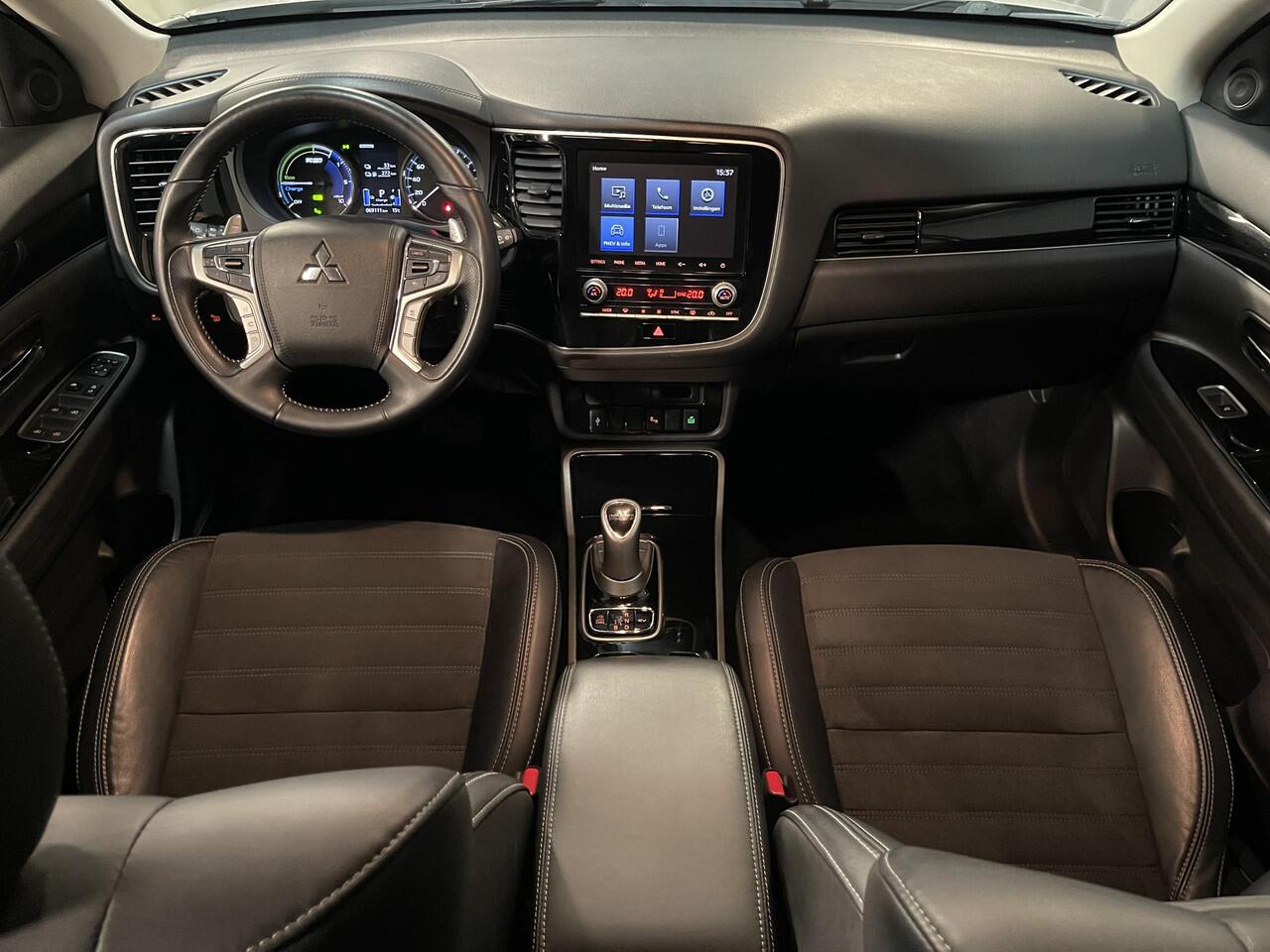 Mitsubishi OUTLANDER 2.4 PHEV Intense 18"/Adaptieve cruise/Dodehoek/LED/Stoelverwarming/PDC v+a/Camera/Apple Carplay & Android Auto