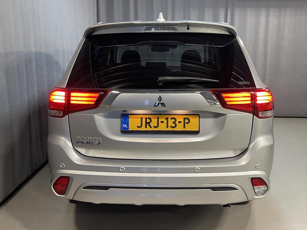 Mitsubishi OUTLANDER 2.4 PHEV Intense 18"/Adaptieve cruise/Dodehoek/LED/Stoelverwarming/PDC v+a/Camera/Apple Carplay & Android Auto