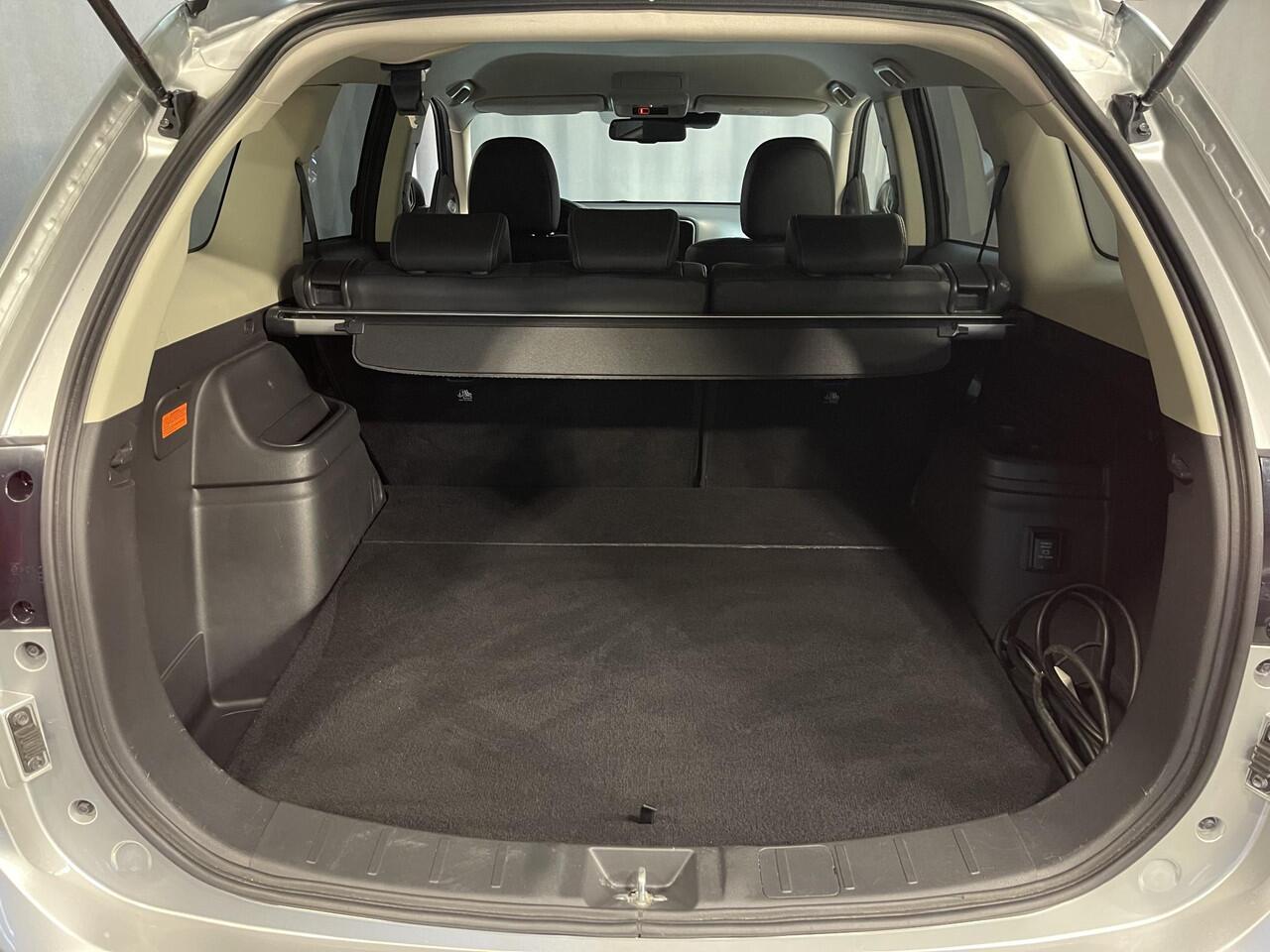 Mitsubishi OUTLANDER 2.4 PHEV Intense 18"/Adaptieve cruise/Dodehoek/LED/Stoelverwarming/PDC v+a/Camera/Apple Carplay & Android Auto