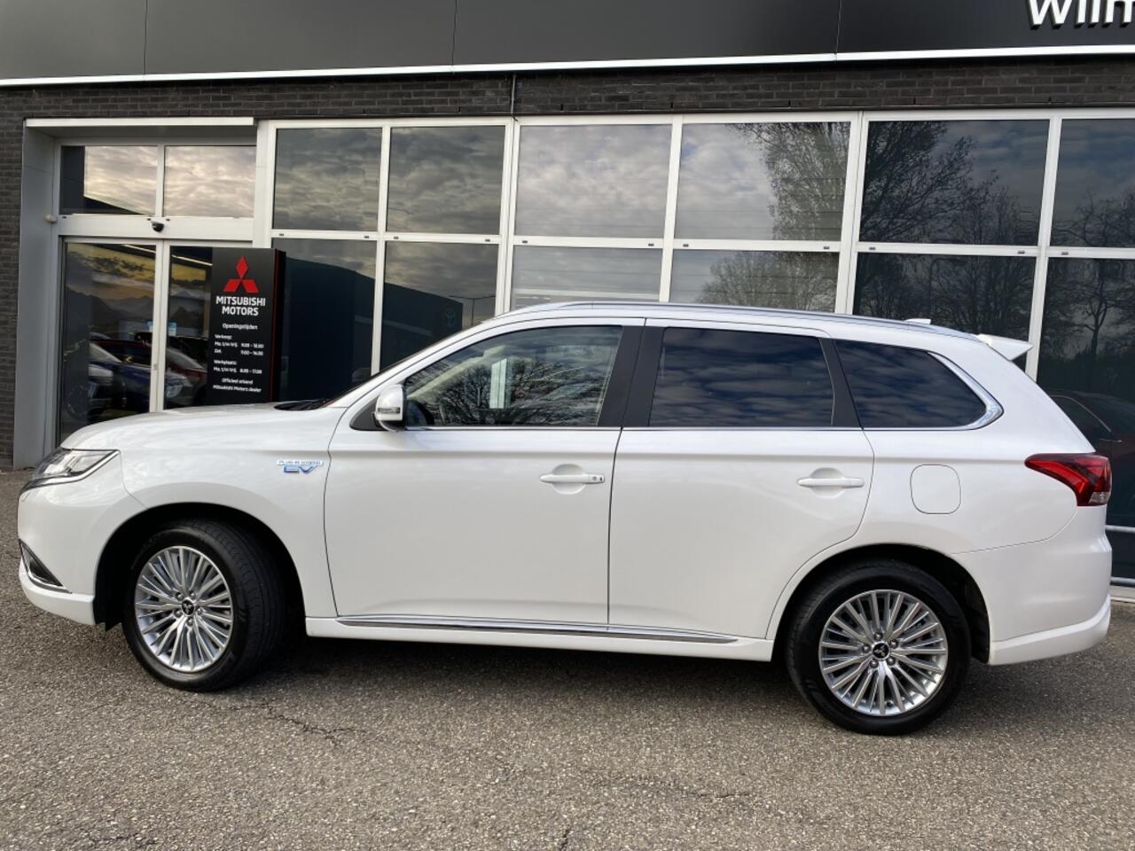 Mitsubishi OUTLANDER 2.4i PHEV Intense AWD | Standkachel | Fabrieks garantie | Naviga