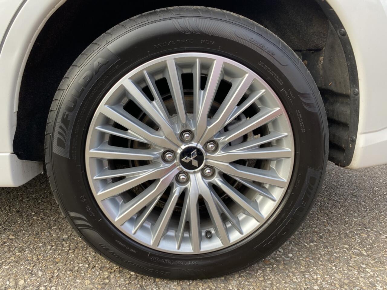 Mitsubishi OUTLANDER 2.4i PHEV Intense AWD | Standkachel | Fabrieks garantie | Naviga