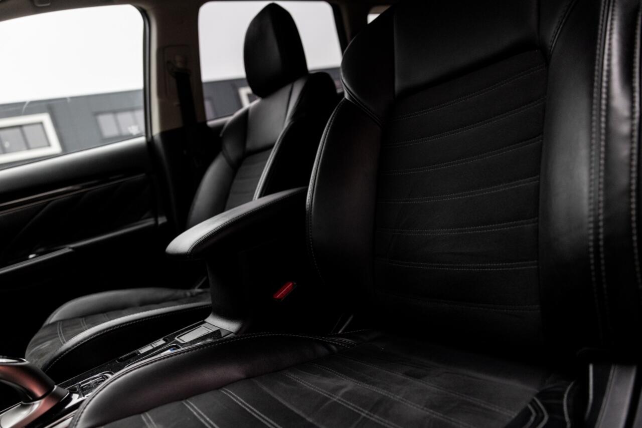 Mitsubishi OUTLANDER 2.4 PHEV Pure | Half Leer | Camera | Navi |