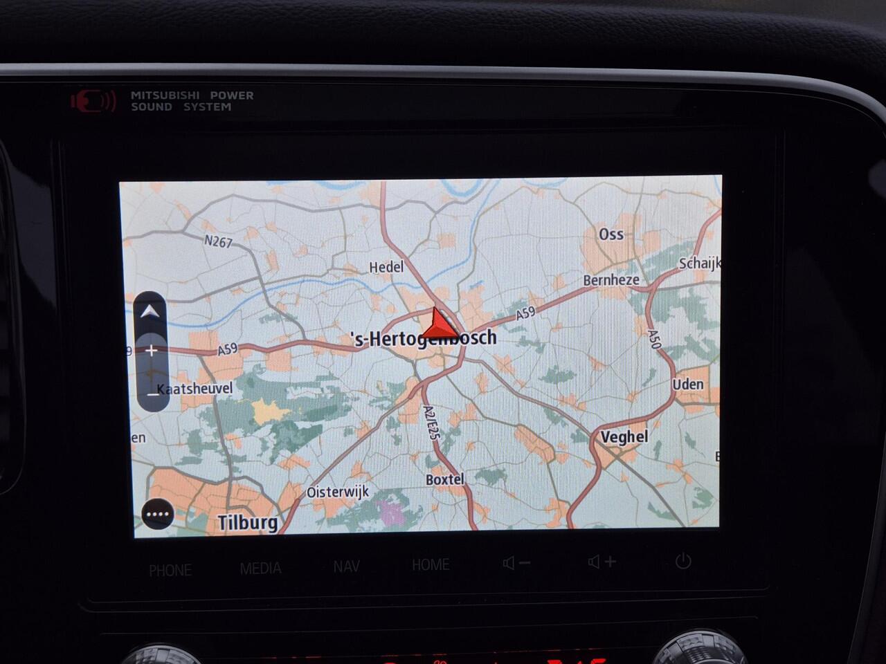 Mitsubishi OUTLANDER 2.4 PHEV Intense+ | Trekhaak | Schuifdak |