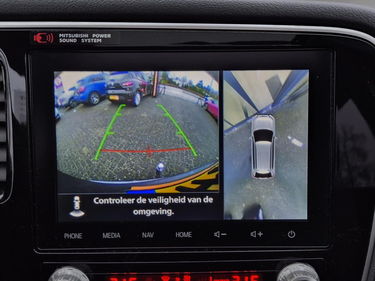 Mitsubishi OUTLANDER 2.4 PHEV Intense+ | Trekhaak | Schuifdak |