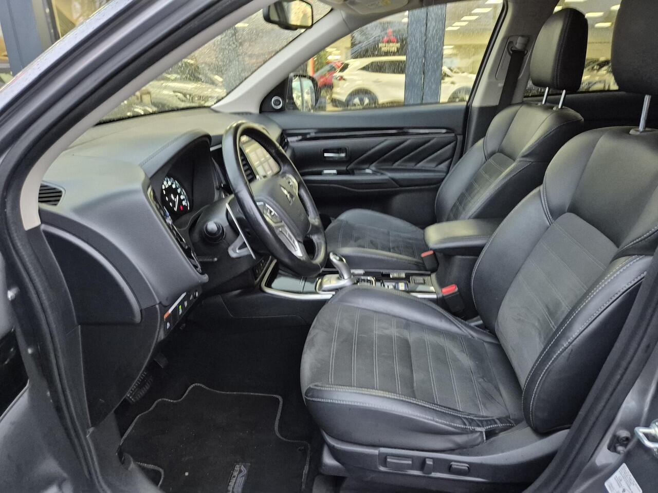 Mitsubishi OUTLANDER 2.4 PHEV Intense+ | Trekhaak | Schuifdak |