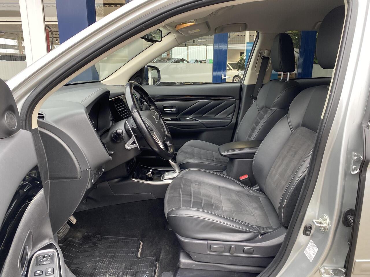 Mitsubishi OUTLANDER 2.4 PHEV Intense / Automaat / NL-Auto / Dealer-Onderhouden / 1e-Eigenaar / AWD / Afneembare-Trekhaak / Standkachel / Cruise-Control / Climate-Control / Stoelverwarming / Elektr.-Stoelen / Apple-Carplay & Android-Auto / Dodehoek-Detectie / LED / Keyless / 