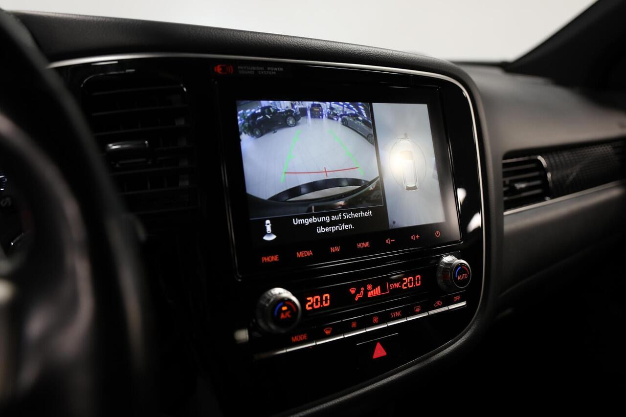 Mitsubishi OUTLANDER 2.4 PHEV Instyle | Schuif- kanteldak | Leer | 360 Camera