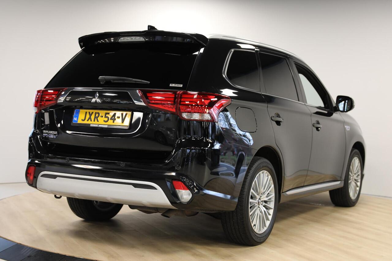 Mitsubishi OUTLANDER 2.4 PHEV Instyle | Schuif- kanteldak | Leer | 360 Camera