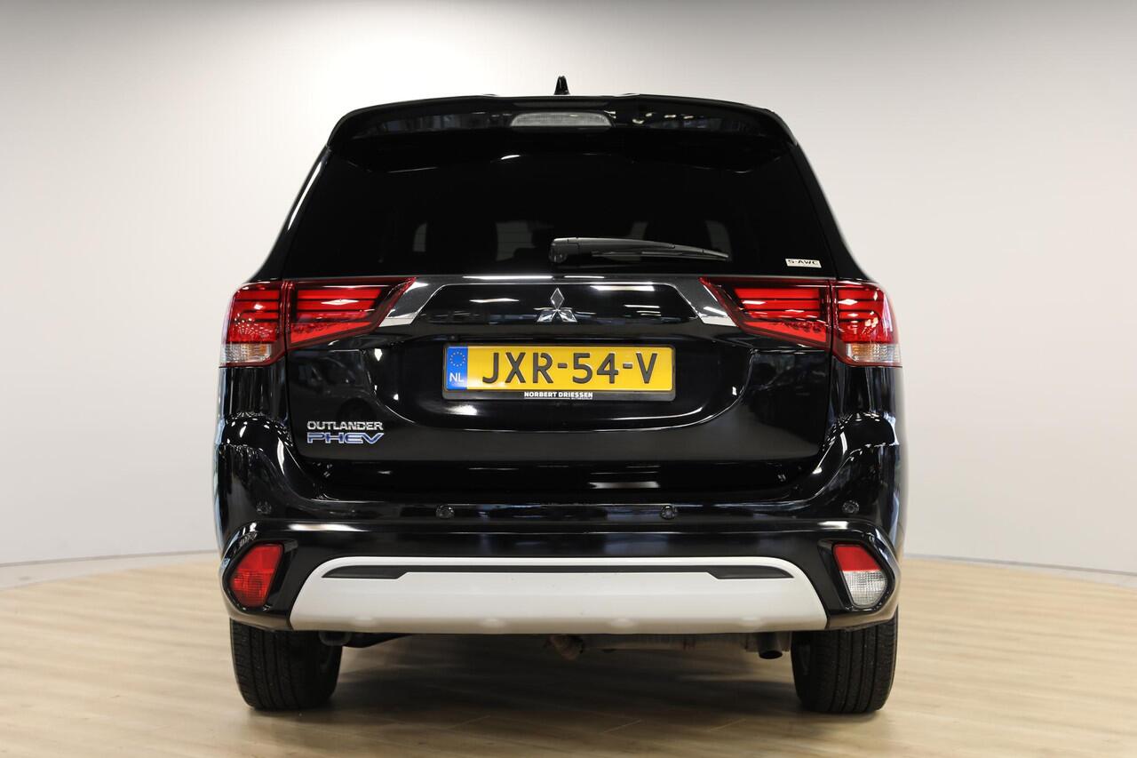 Mitsubishi OUTLANDER 2.4 PHEV Instyle | Schuif- kanteldak | Leer | 360 Camera