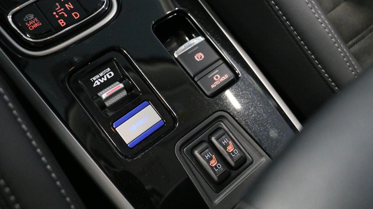 Mitsubishi OUTLANDER 2.4 PHEV Intense+ | Stoel & Stuurverwarming | Cruise | Trekhaak